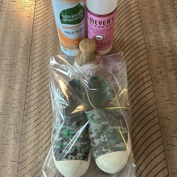 Camo Natives Made 4 Adventure ⛺️ Great at Pool 🏊 or beach 🏖️ easy to clean 🧼 - Picture 16 of 17